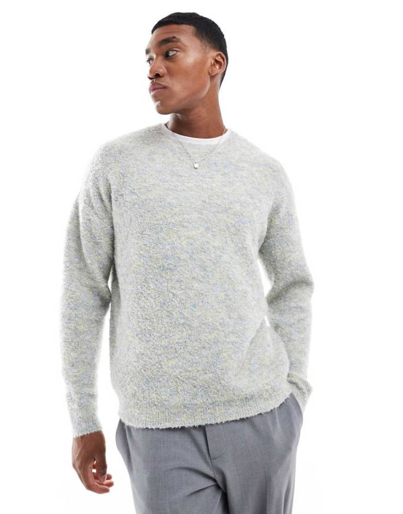 ASOS DESIGN - Locker geschnittener Strickpullover mit Rundhalsausschnitt und Space-Dye-Färbung in Blau von ASOS DESIGN