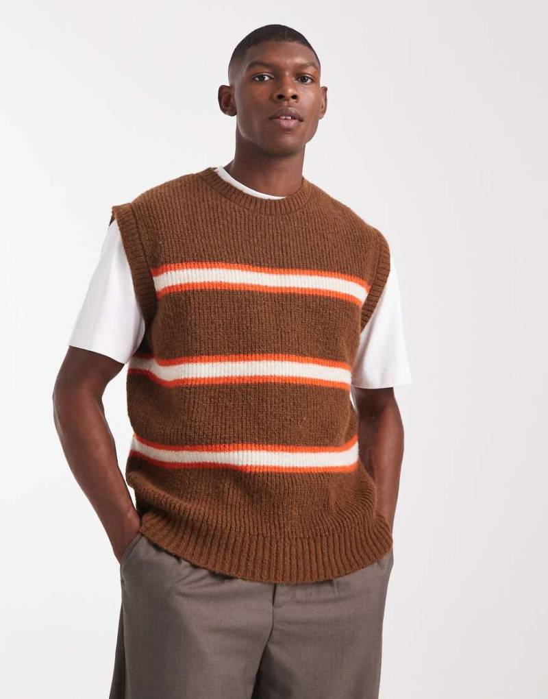 ASOS DESIGN - Locker geschnittener Strickpullunder mit Streifen in Braun und Orange-Bunt von ASOS DESIGN