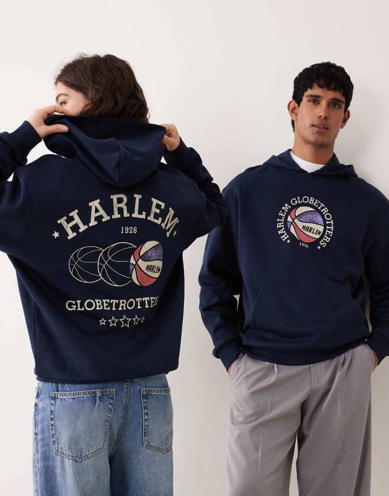 ASOS DESIGN - Locker geschnittener Unisex-Kapuzenpullover in Blau mit Harlem Globetrotters Basketball-Print von ASOS DESIGN