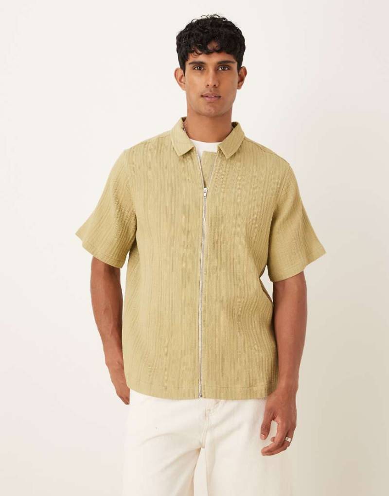 ASOS DESIGN - Locker geschnittenes, strukturiertes Hemd in Beige-Braun von ASOS DESIGN
