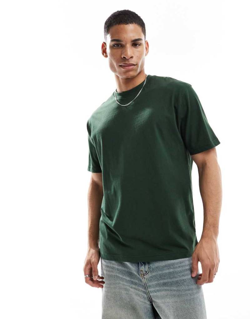 ASOS DESIGN - Relaxed Fit Basic-T-Shirt in Dunkelgrün von ASOS DESIGN