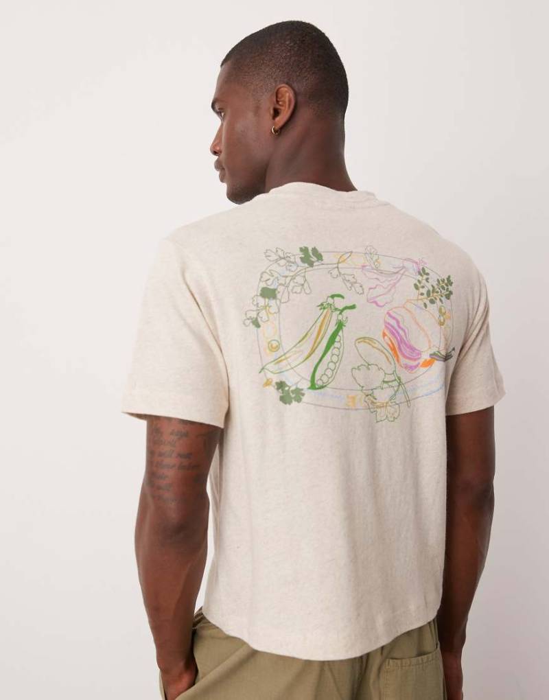ASOS DESIGN - Locker geschnittenes Cropped-T-Shirt aus Leinenmix in Cremeweiß mit Lebensmittel-Grafik von ASOS DESIGN