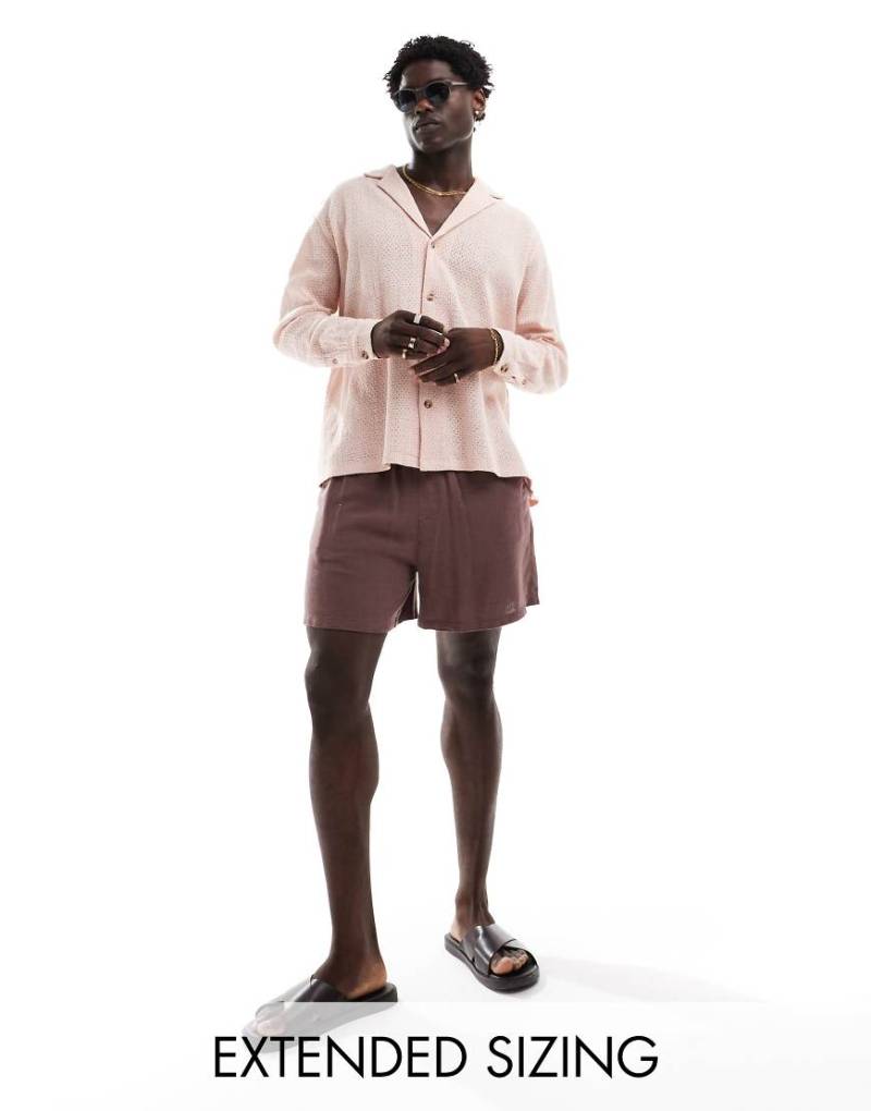 ASOS DESIGN - Locker geschnittenes Hemd in Staubrosa mit tiefem Reverskragen ASOS DESIGN - Locker geschnittenes Hemd in Staubrosa mit tiefem Reverskragen von ASOS DESIGN