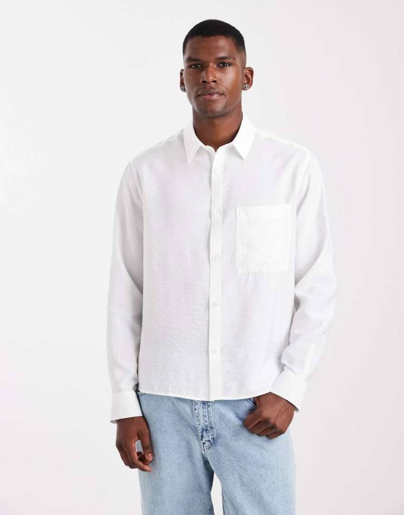 ASOS DESIGN - Locker geschnittenes Hemd in Weiß mit Strukturmuster-Grau von ASOS DESIGN