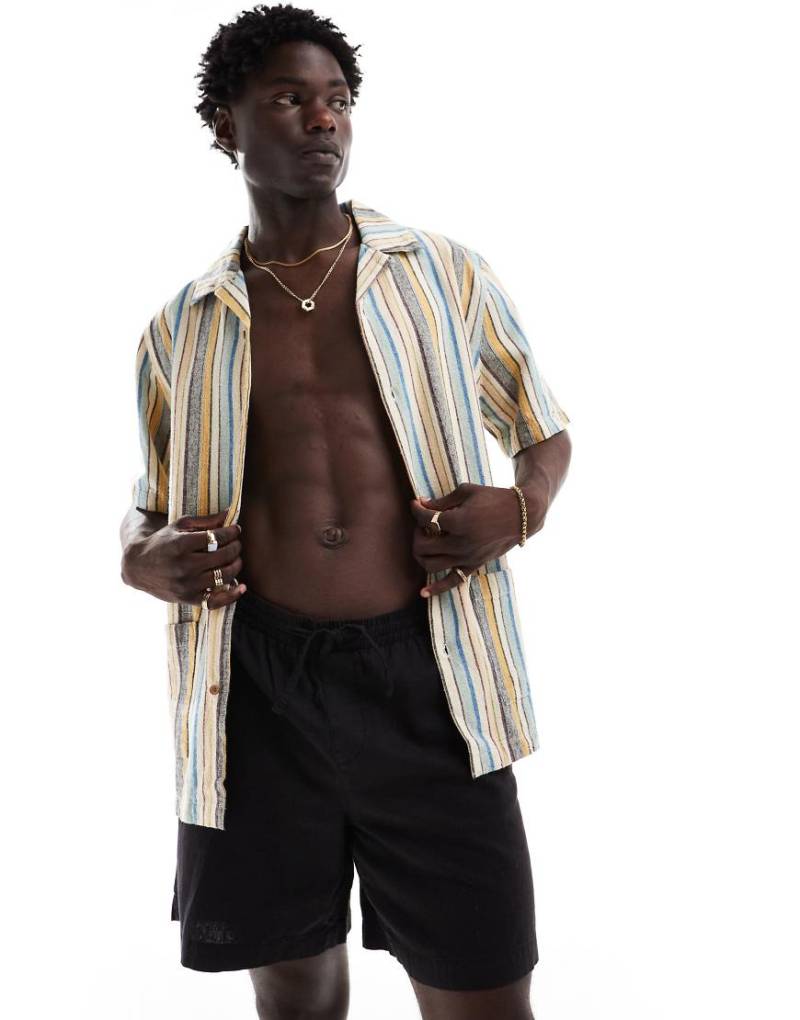 ASOS DESIGN - Locker geschnittenes Hemd mit Reverskragen und Vintage-Streifenmuster, Kombiteil-Gelb von ASOS DESIGN