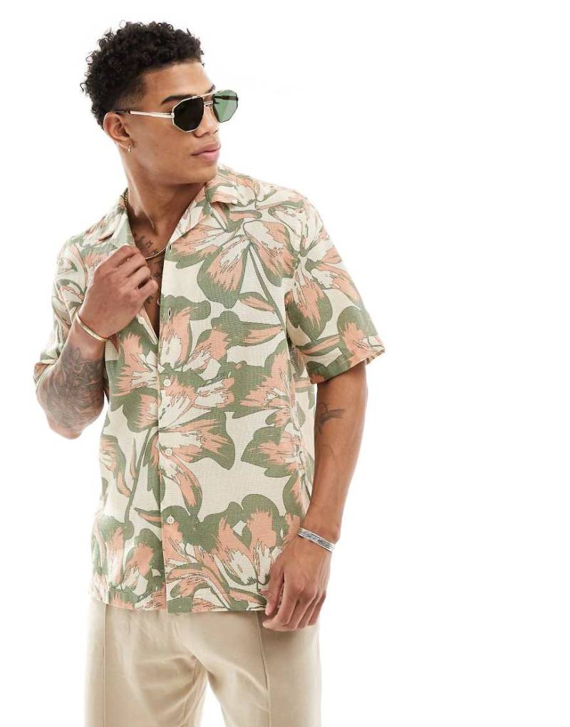 ASOS DESIGN - Locker geschnittenes Hemd mit strukturiertem neutralem Print und Reverskragen-Bunt von ASOS DESIGN
