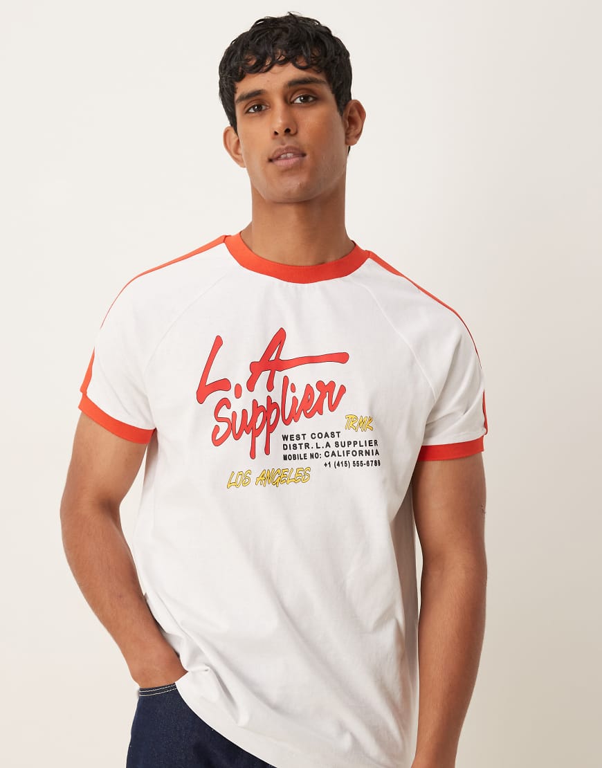 ASOS DESIGN - Locker geschnittenes Raglan-T-Shirt in Weiß mit City-Print und Kontrastkragen von ASOS DESIGN