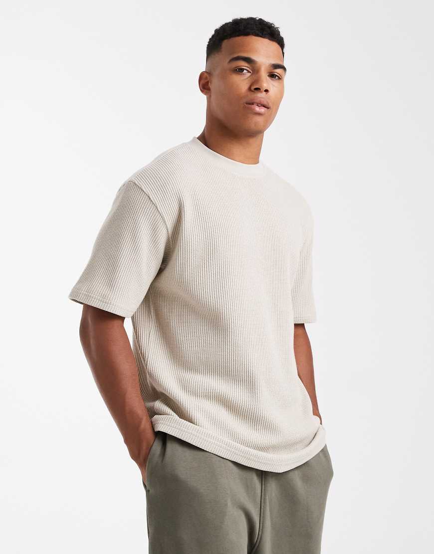 ASOS DESIGN - Locker geschnittenes T-Shirt aus schwerem Stoff in Beige mit Waffelstruktur-Neutral von ASOS DESIGN