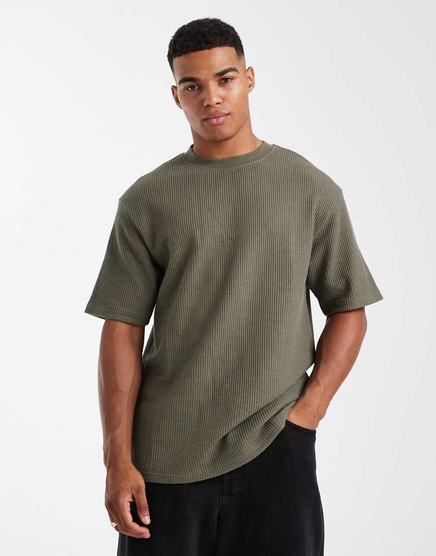 ASOS DESIGN - Locker geschnittenes T-Shirt aus schwerem Stoff in Khaki mit Waffelstruktur-Grün von ASOS DESIGN