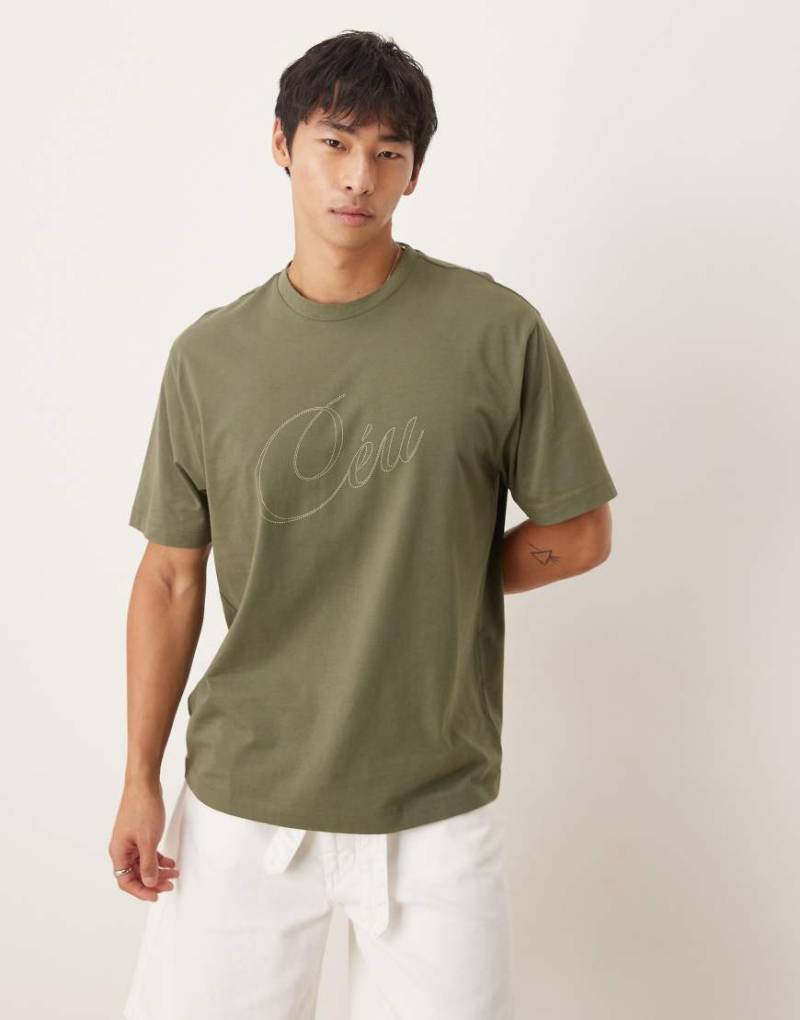 ASOS DESIGN - Locker geschnittenes T-Shirt in Khaki mit Schriftzug-Print-Grün von ASOS DESIGN