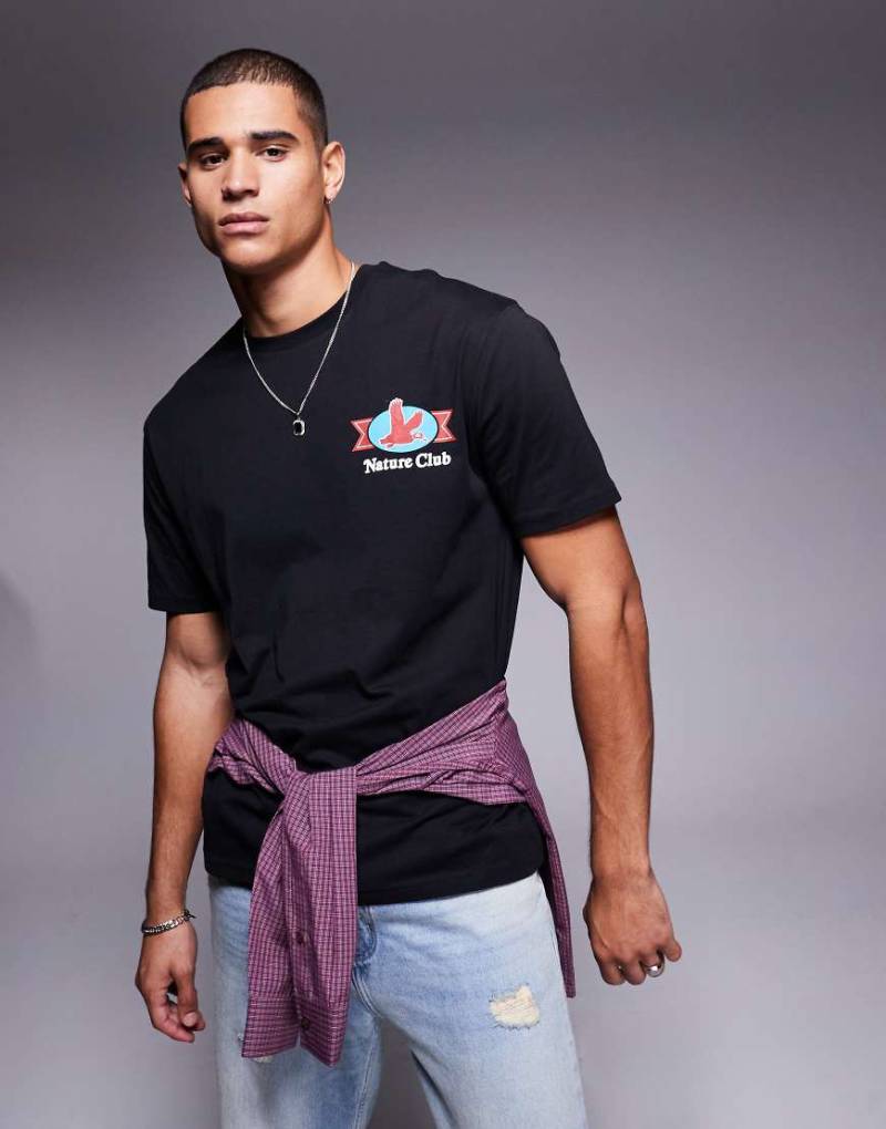 ASOS DESIGN - Locker geschnittenes T-Shirt in Schwarz mit Rückenprint-Weiß ASOS DESIGN - Locker geschnittenes T-Shirt in Schwarz mit Rückenprint-Weiß von ASOS DESIGN