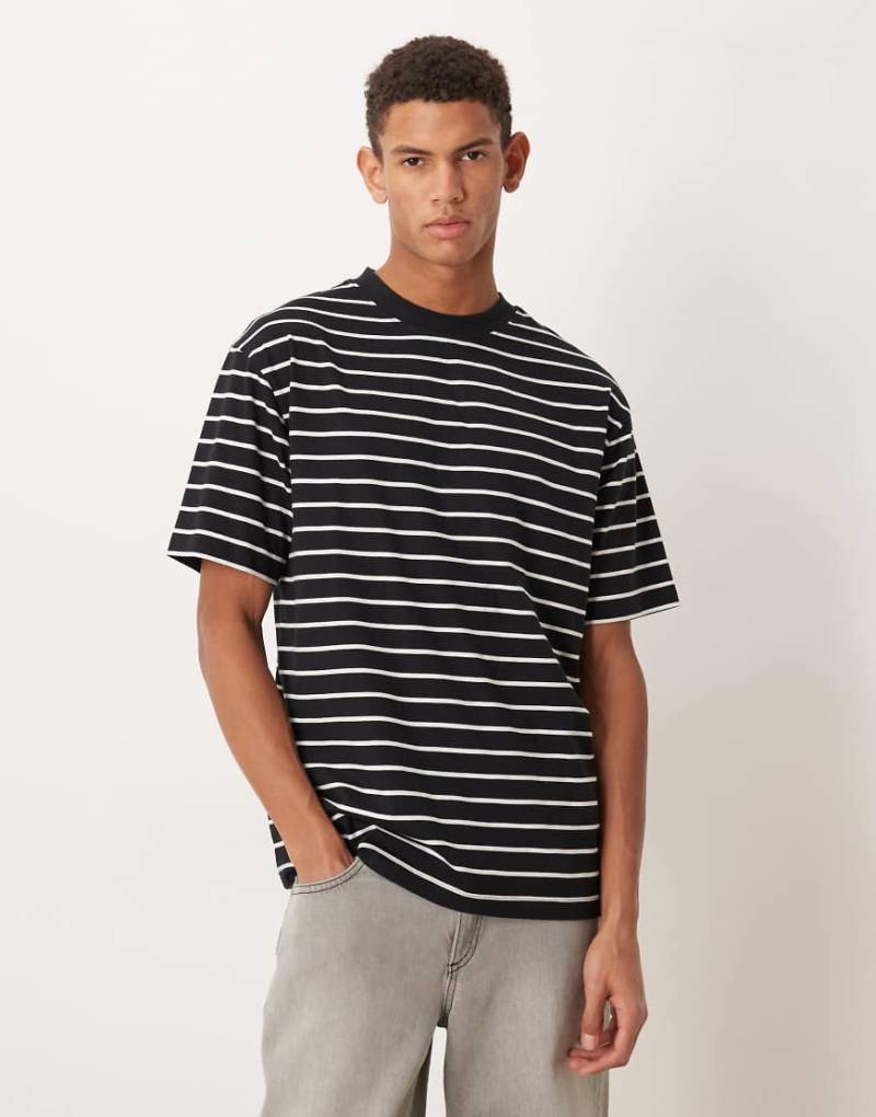 ASOS DESIGN - Locker geschnittenes T-Shirt mit Streifenmuster in Schwarz und Weiß-Bunt von ASOS DESIGN