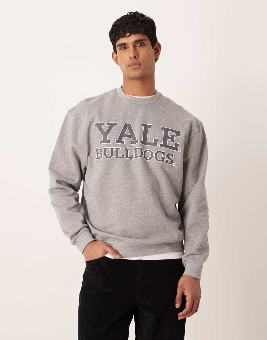 ASOS DESIGN - Locker geschnittenes Unisex-Sweatshirt in meliertem Grau mit „Yale"-Print von ASOS DESIGN
