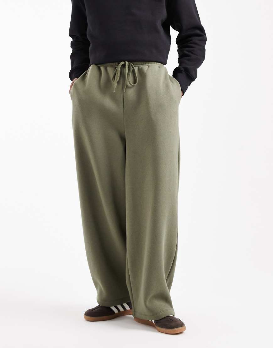 ASOS DESIGN - Locker sitzende Jogginghose in Khaki-Grün von ASOS DESIGN