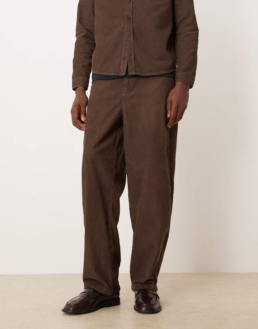 ASOS DESIGN - Lockere Cordhose in Braun mit geradem Bein, Kombiteil-Brown von ASOS DESIGN