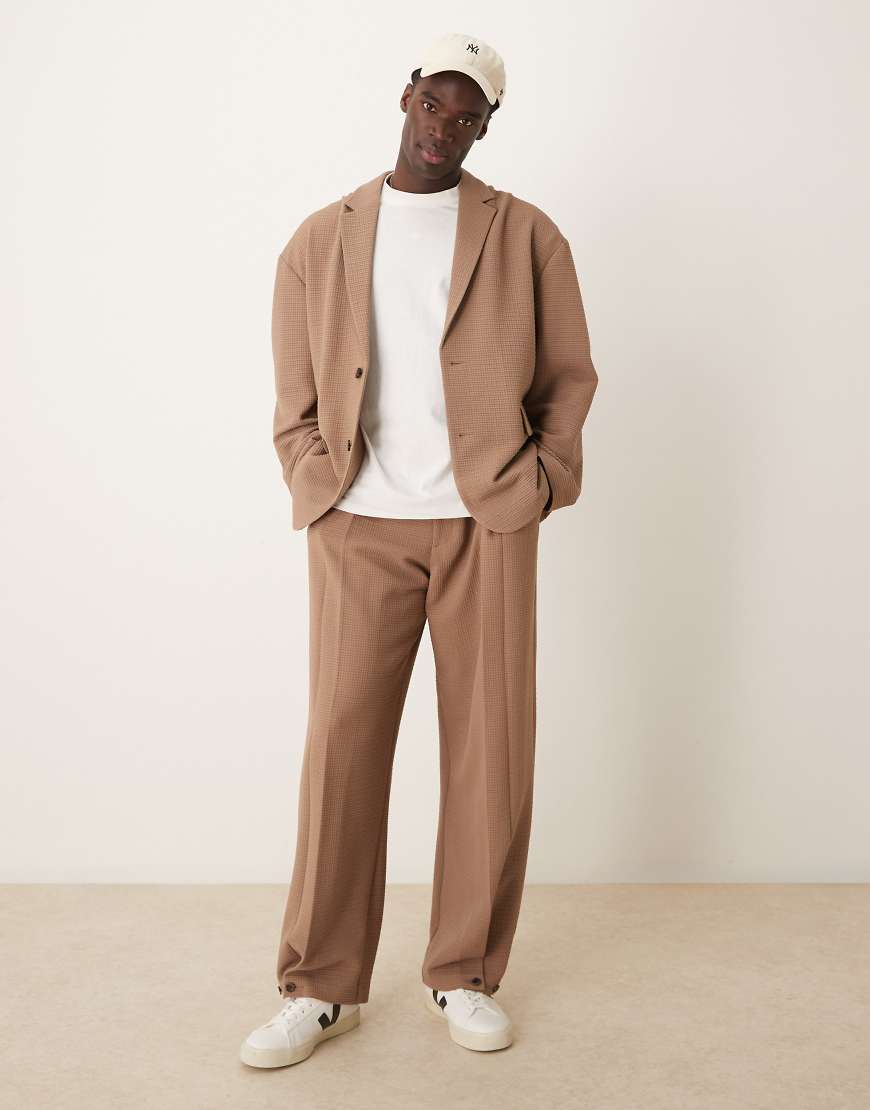 ASOS DESIGN - Lockere Oversize-Anzugjacke aus Seersucker in Braun von ASOS DESIGN