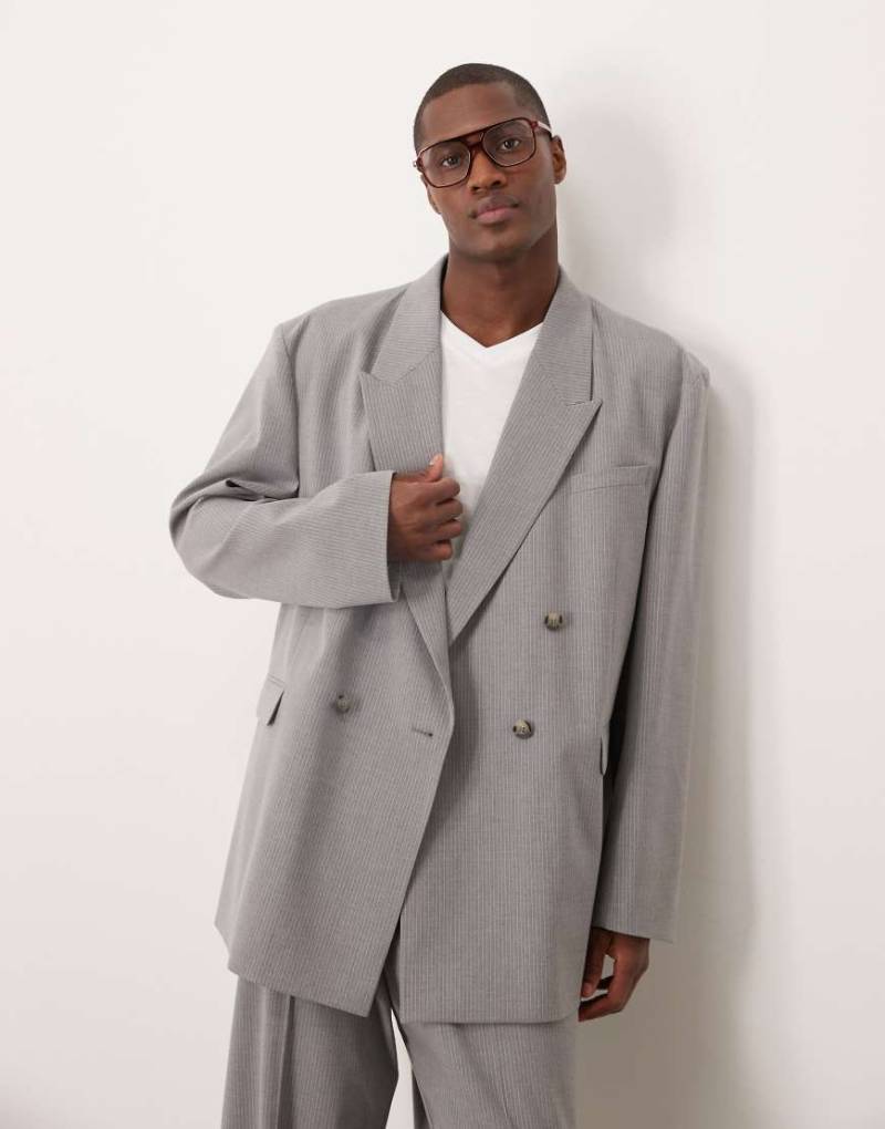 ASOS DESIGN - Lockere Oversize-Anzugjacke in Grau mit Nadelstreifen von ASOS DESIGN