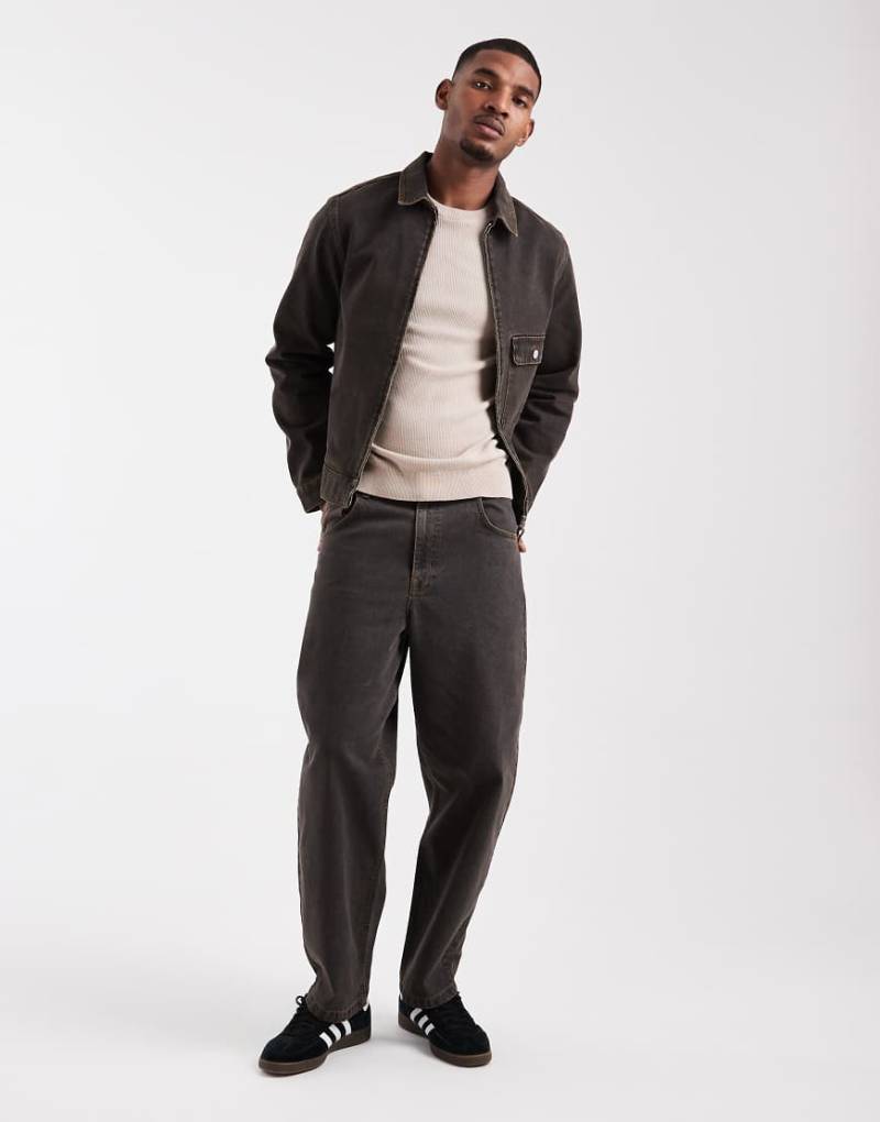 ASOS DESIGN - Lockere Straight Jeans in Braun, Kombiteil-Brown von ASOS DESIGN