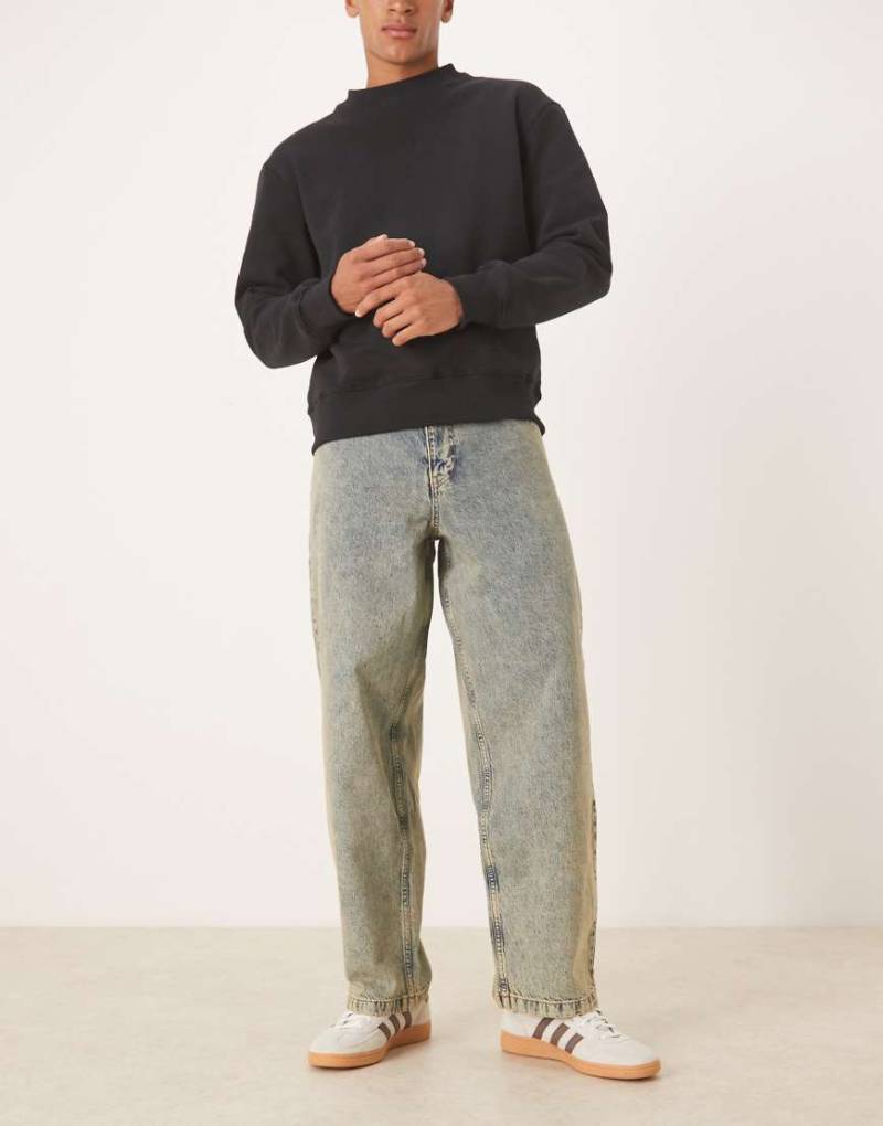 ASOS DESIGN - Lockere Straight Jeans in gelblicher Waschung-Brown von ASOS DESIGN