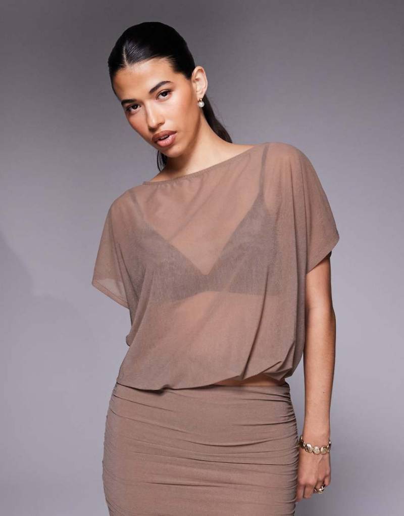 ASOS DESIGN - Lockeres Netzstoff-Oberteil in Braun mit U-Boot-Ausschnitt, Kombiteil-Brown von ASOS DESIGN