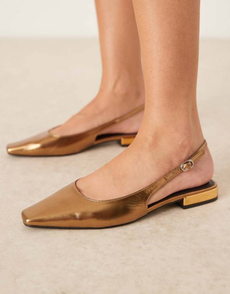 ASOS DESIGN - Logan - Slingback-Ballerinas in satinierter Bronze-Goldfarben von ASOS DESIGN