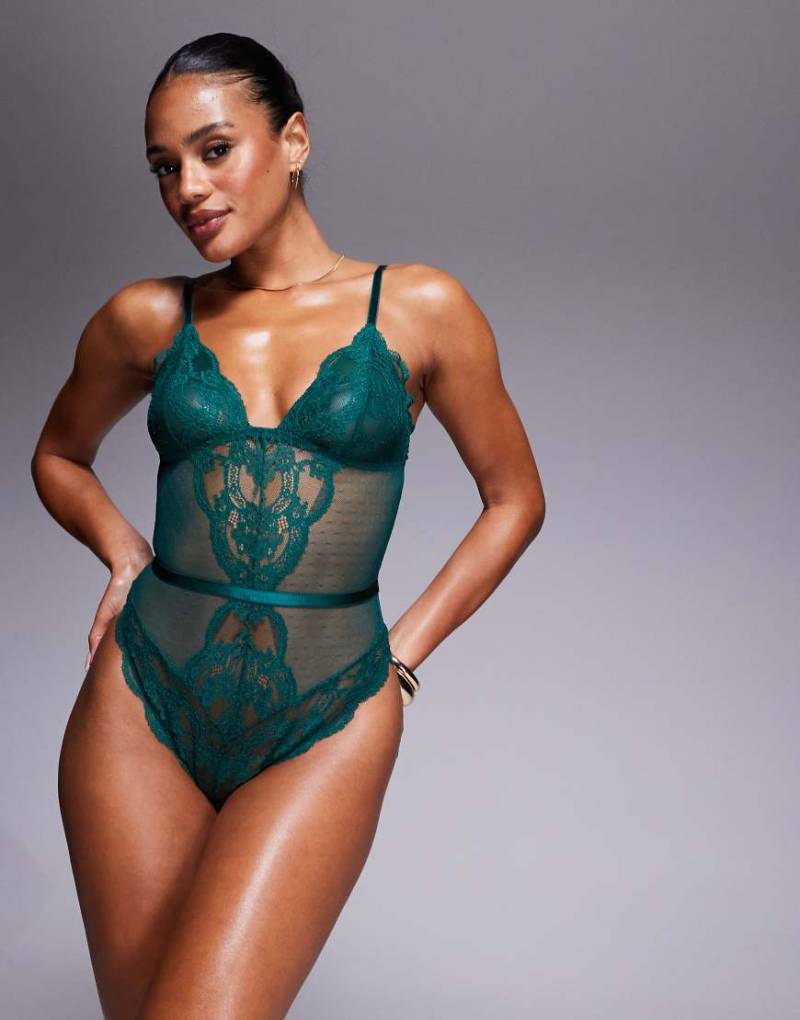 ASOS DESIGN - Lola - Weicher Body aus Spitze in Tannengrün von ASOS DESIGN
