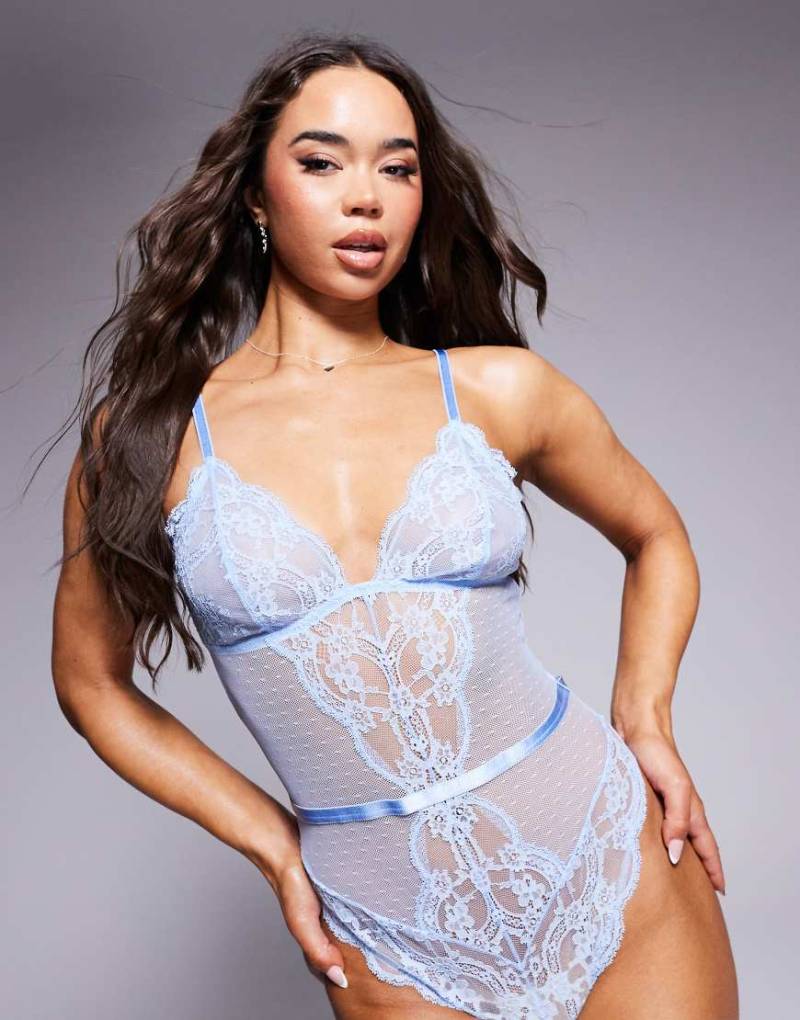 ASOS DESIGN - Lola - Weicher Spitzen-Body in Babyblau ASOS DESIGN - Lola - Weicher Spitzen-Body in Babyblau von ASOS DESIGN