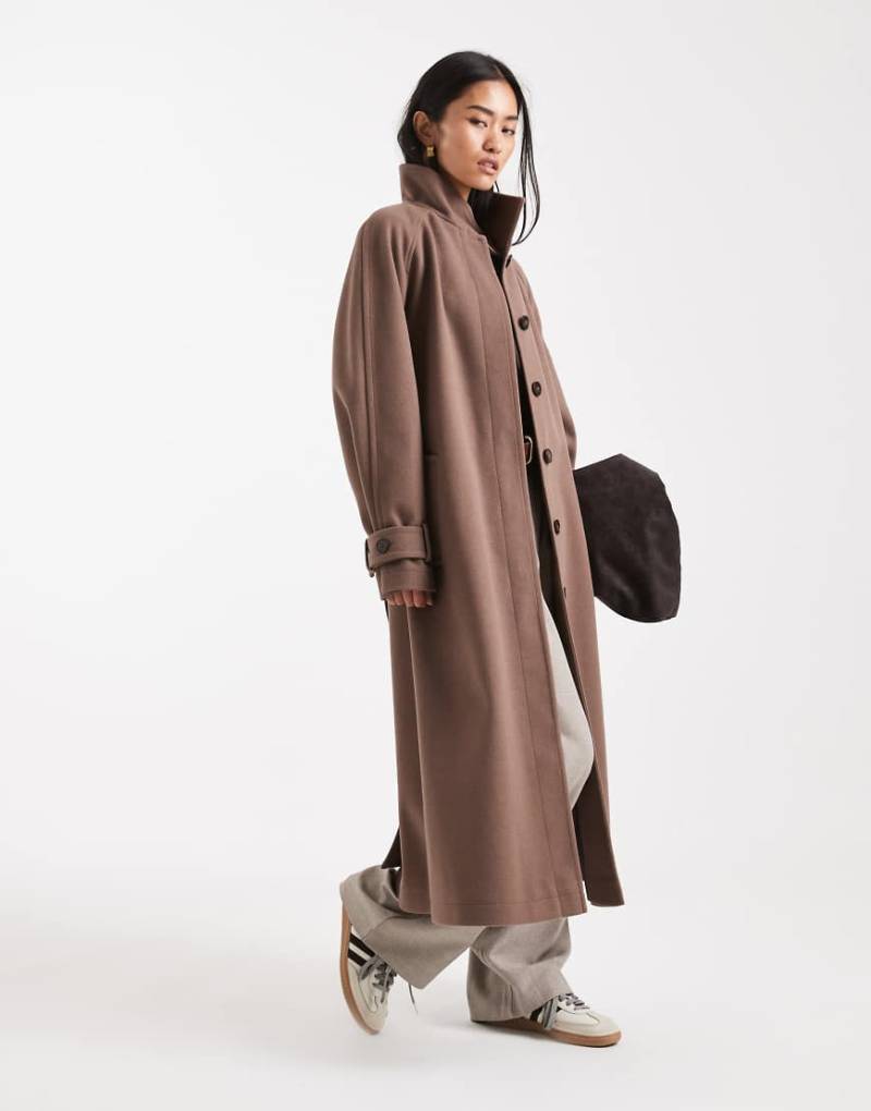 ASOS DESIGN - Eleganter Longline-Trenchcoat in Pilzbraun mit Trichterkragen von ASOS DESIGN