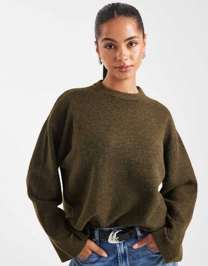 ASOS DESIGN - Relaxed-Fit-Pullover in Oliv mit Rundhalsausschnitt-Grün von ASOS DESIGN
