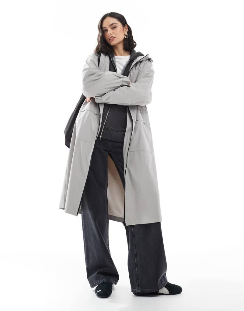 ASOS DESIGN - Longline-Regenmantel in Grau mit Kontrastbesatz von ASOS DESIGN