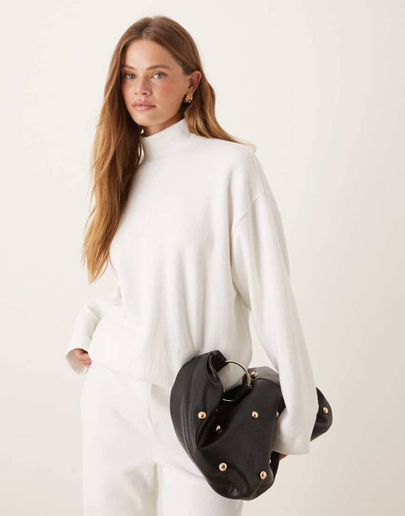 ASOS DESIGN - Longline-Rollkragenpullover in Winterweiß mit weicher Haptik und Ziernaht vorne, Kombiteil von ASOS DESIGN