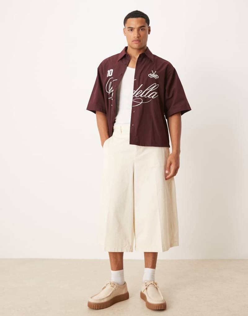 ASOS DESIGN - Longline-Shorts in Beige mit extrem weitem Bein-Neutral von ASOS DESIGN