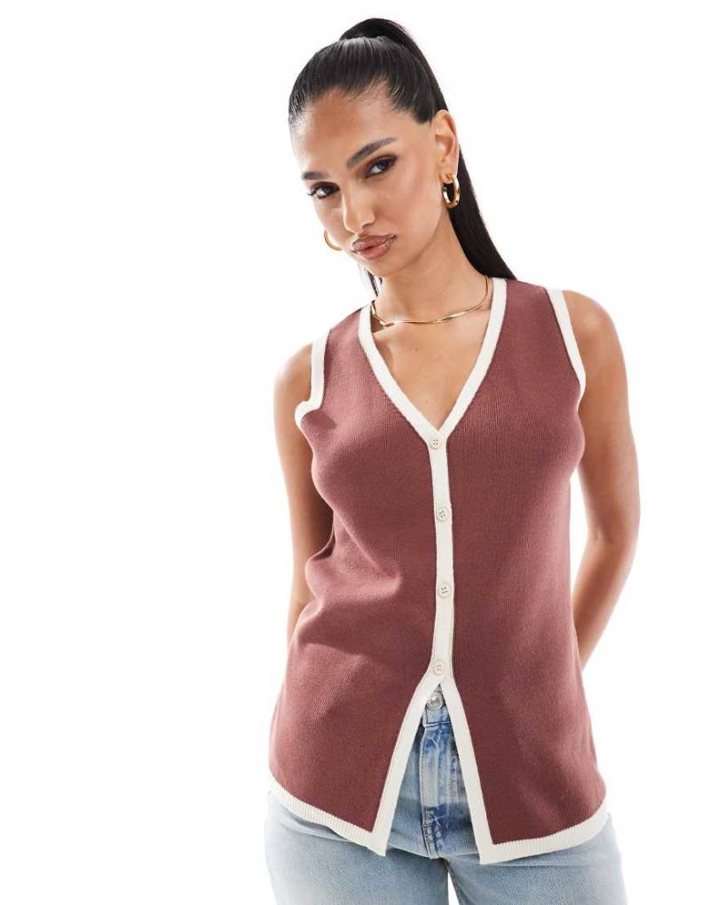 ASOS DESIGN - Longline-Weste aus Strick in Schokobraun mit V-Ausschnitt von ASOS DESIGN