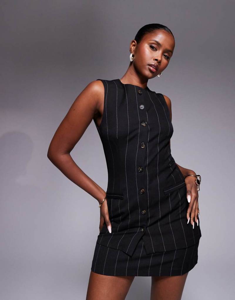 ASOS DESIGN - Longline-Weste in Schwarz mit Nadelstreifen, Kombiteil ASOS DESIGN - Longline-Weste in Schwarz mit Nadelstreifen, Kombiteil von ASOS DESIGN