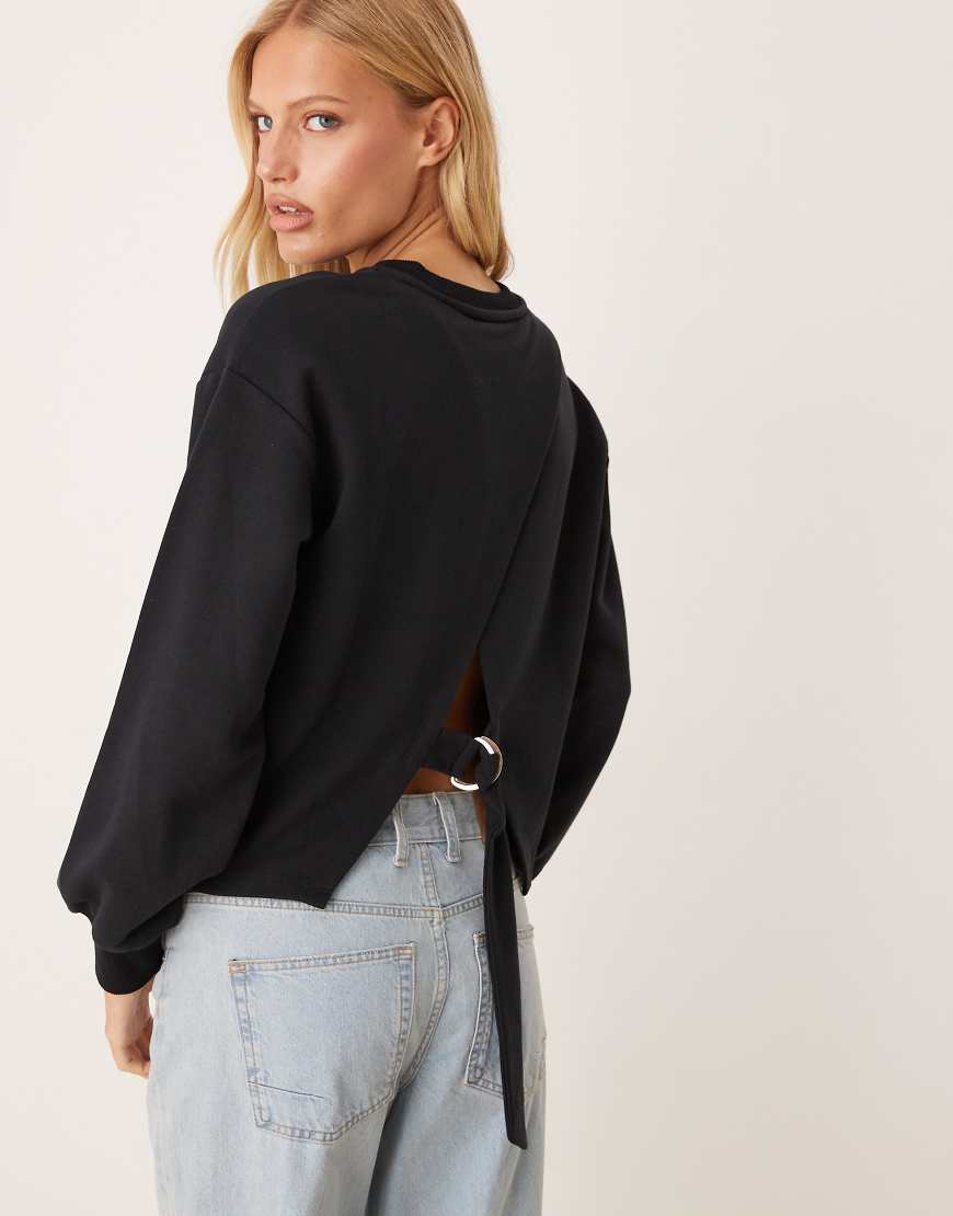 ASOS DESIGN - Loopback-Sweatshirt in Schwarz mit gerafftem Rückendetail von ASOS DESIGN