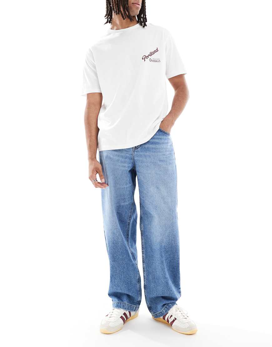 ASOS DESIGN - Loose Fit Jeans in hellblauer Waschung mit geradem Schnitt von ASOS DESIGN