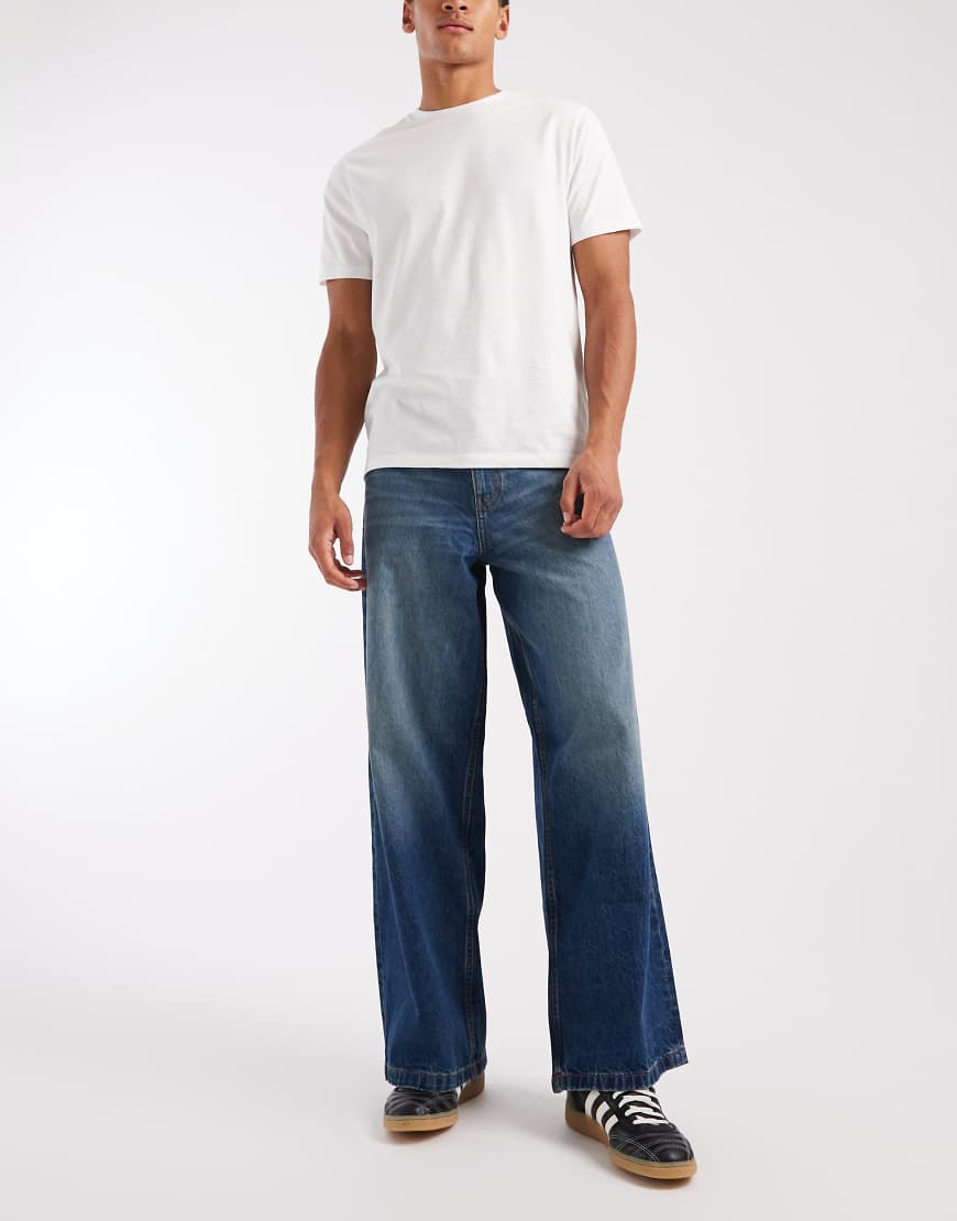 ASOS DESIGN - Loose-Fit-Jeans in verwaschenem Dunkelblau von ASOS DESIGN