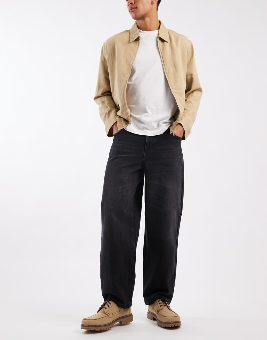 ASOS DESIGN - Loose Fit Straight-Jeans in verwaschenem Schwarz von ASOS DESIGN