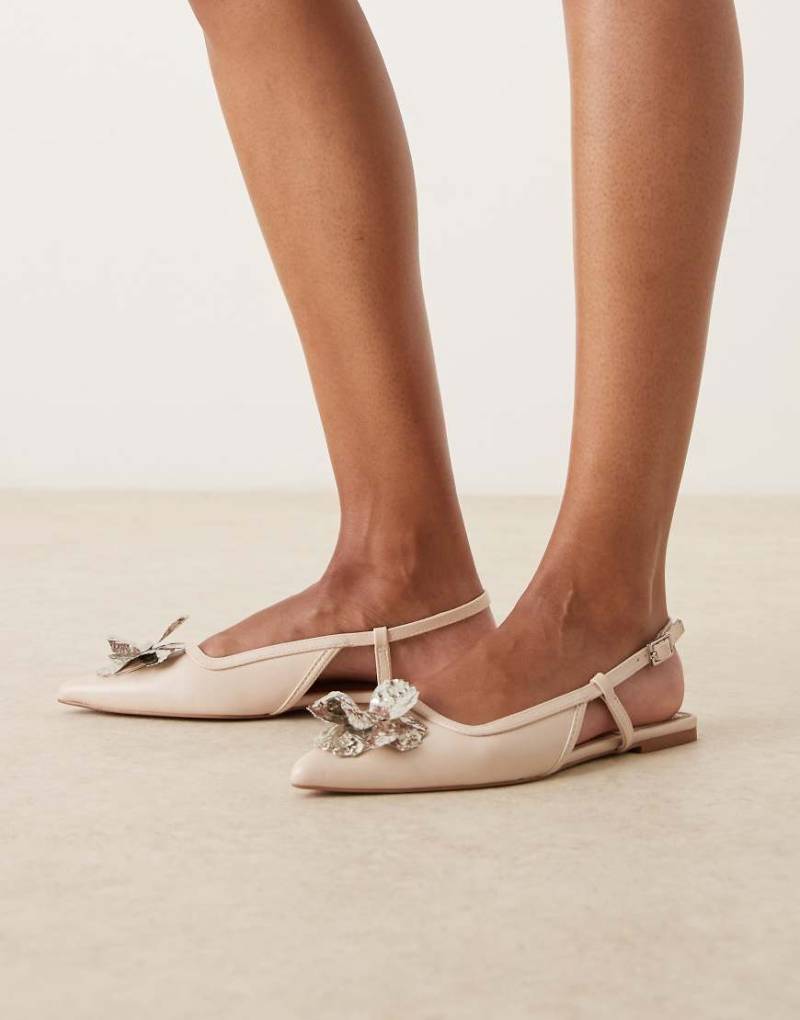 ASOS DESIGN - Lore - Ballerinas in Wollweiß mit Fersenriemchen und Blumenverzierung von ASOS DESIGN