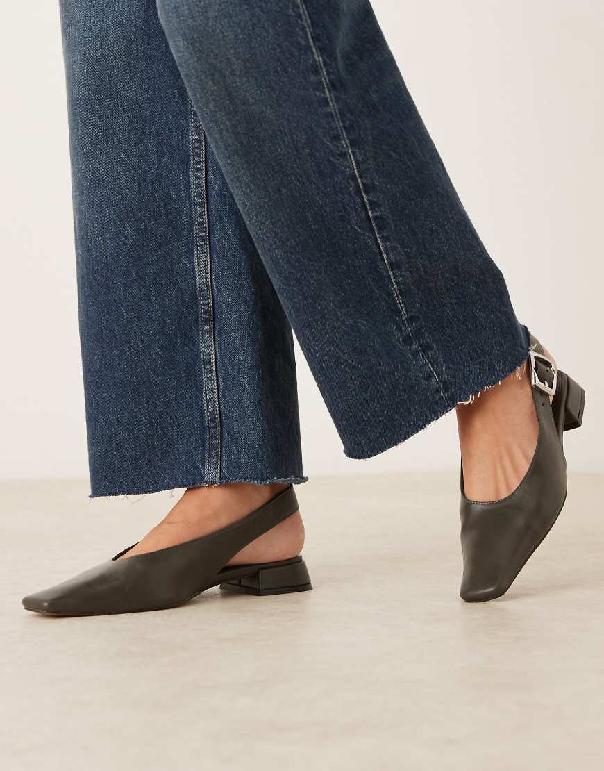 ASOS DESIGN - Loretta - Ballerinas in Khaki mit kantiger Schuhspitze und Fersenriemen-Grün von ASOS DESIGN