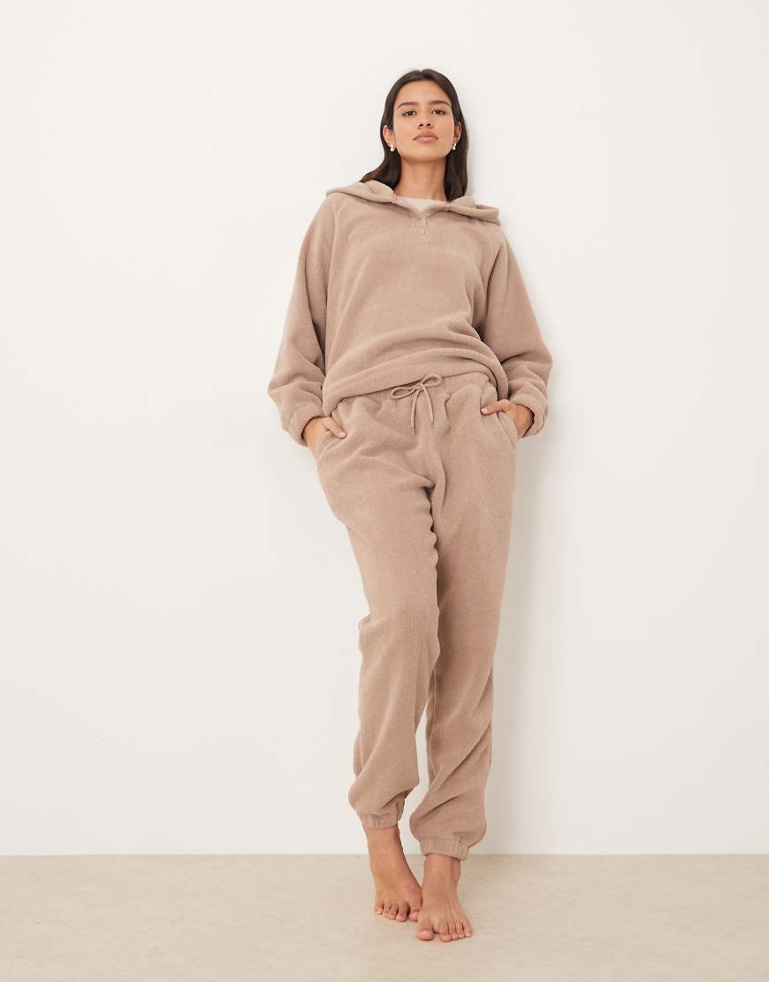 ASOS DESIGN - Lounge-Jogginghose aus Microfleece in Taupe-Grau von ASOS DESIGN