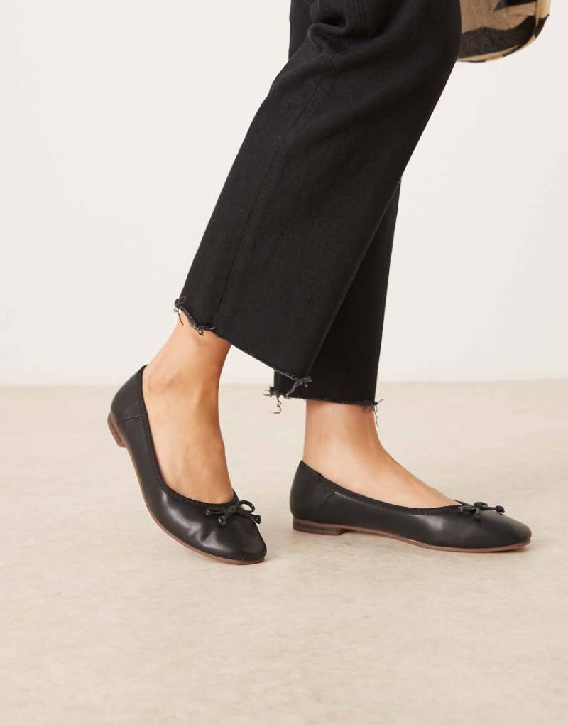 ASOS DESIGN - Lullaby - Ballerinas in Schwarz mit Schleife von ASOS DESIGN