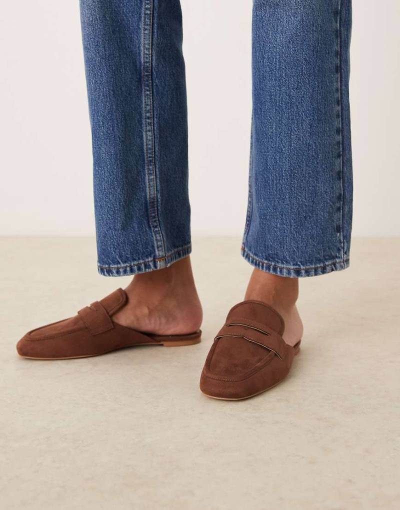 ASOS DESIGN - Magnet - Loafer-Mules aus Wildlederimitat in Hellbraun ASOS DESIGN - Magnet - Loafer-Mules aus Wildlederimitat in Hellbraun von ASOS DESIGN
