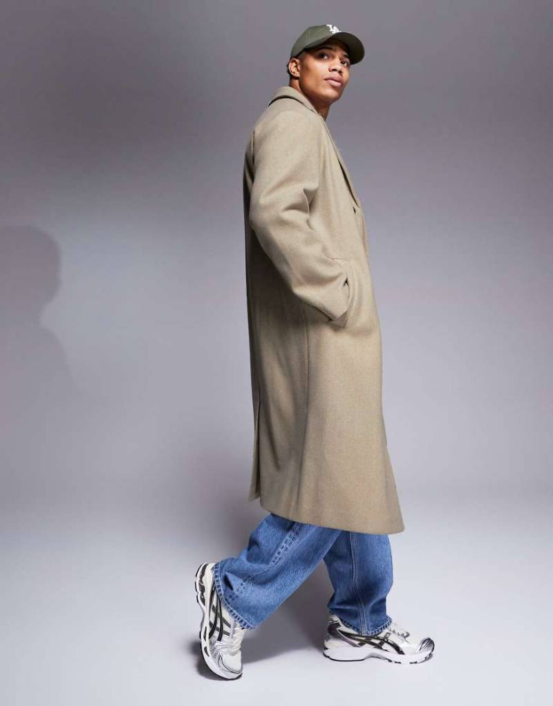 ASOS DESIGN - Mantel in steinbeigefarbener Wolloptik mit normalem Schnitt-Neutral von ASOS DESIGN