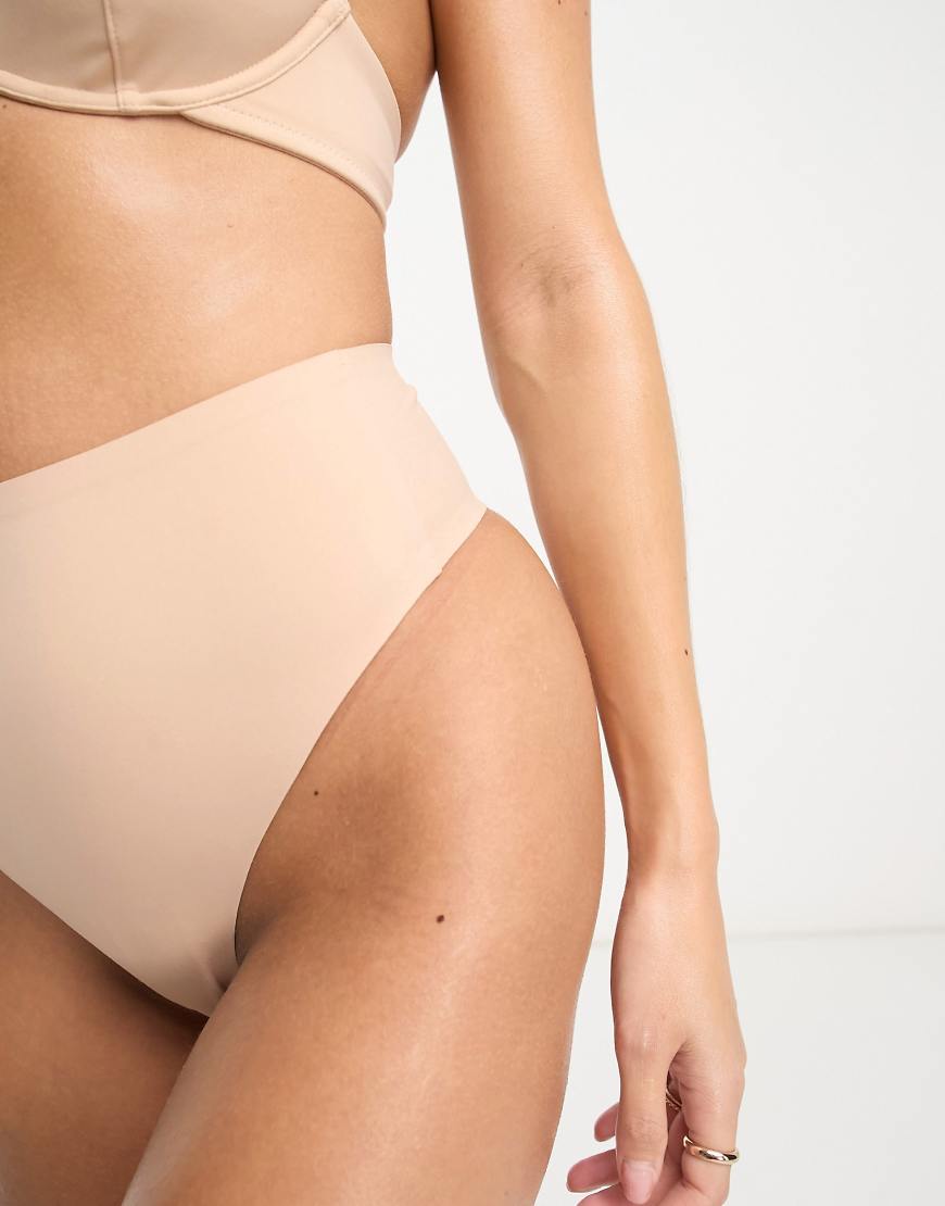 ASOS DESIGN - Marina - Figurformender Tanga in Beige mit hohem Bund-Neutral von ASOS DESIGN