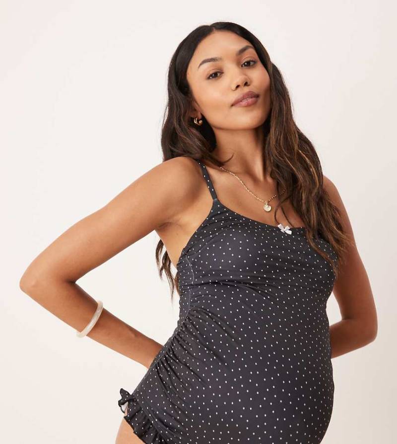 ASOS DESIGN Maternity - Gerri - Umstands-Badeanzug in Schwarz gepunktet mit Knitterstruktur und U-Ausschnitt von ASOS Maternity