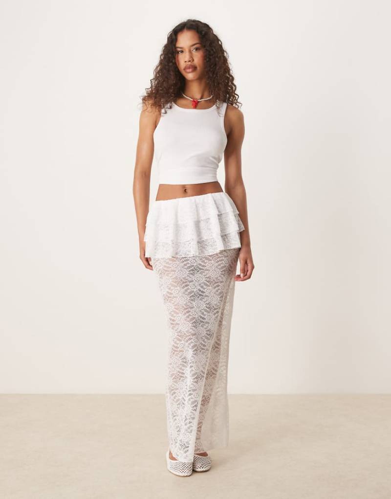 ASOS DESIGN - Maxi-Bleistiftrock aus Spitze in Elfenbeinweiß mit Rüschen an der Taille von ASOS DESIGN