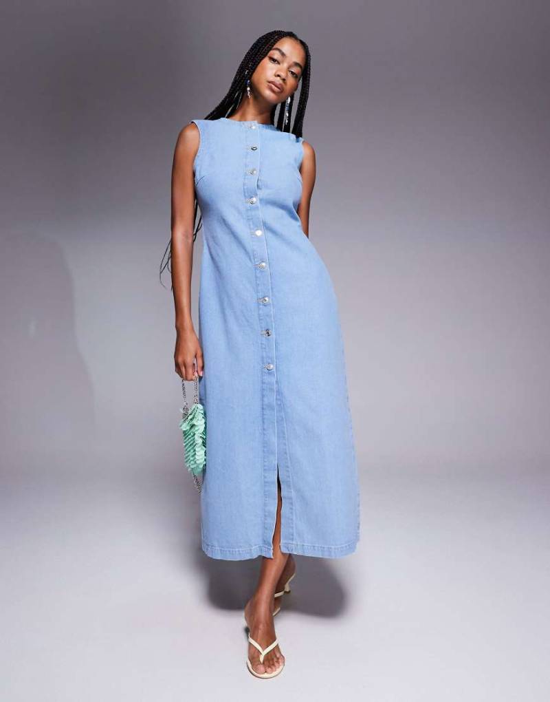 ASOS DESIGN - Maxi-Jeanskleid in Bleach-Waschung mit Rundhalsausschnitt und geknöpfter Öffnung-Blau von ASOS DESIGN