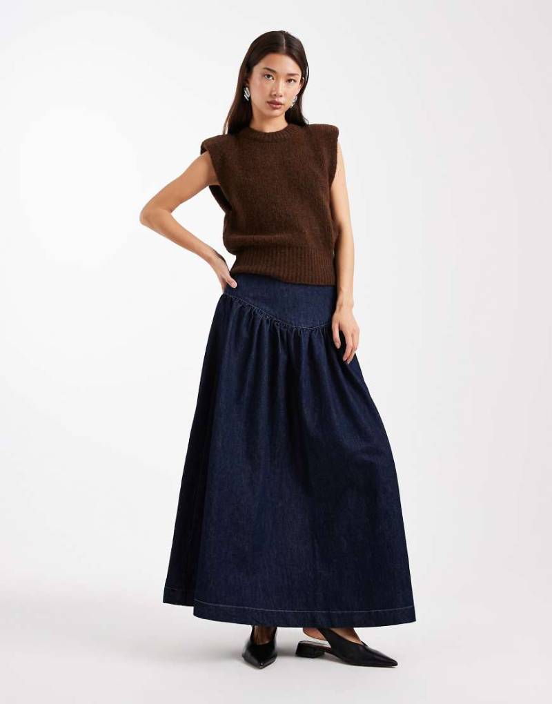 ASOS DESIGN - Maxi-Jeansrock in Rinse-Waschung mit tiefer Taille-Blau von ASOS DESIGN