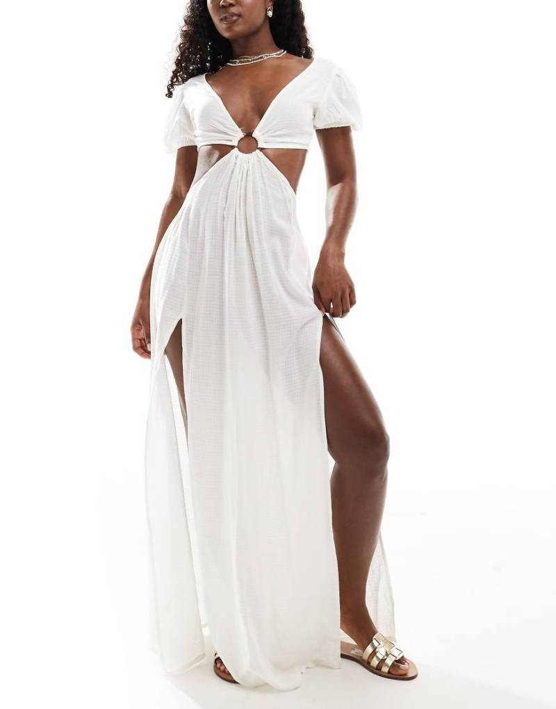 ASOS DESIGN - Maxi-Strandkleid in Weiß mit Puffärmeln, Cut-Out und Ringdetail von ASOS DESIGN